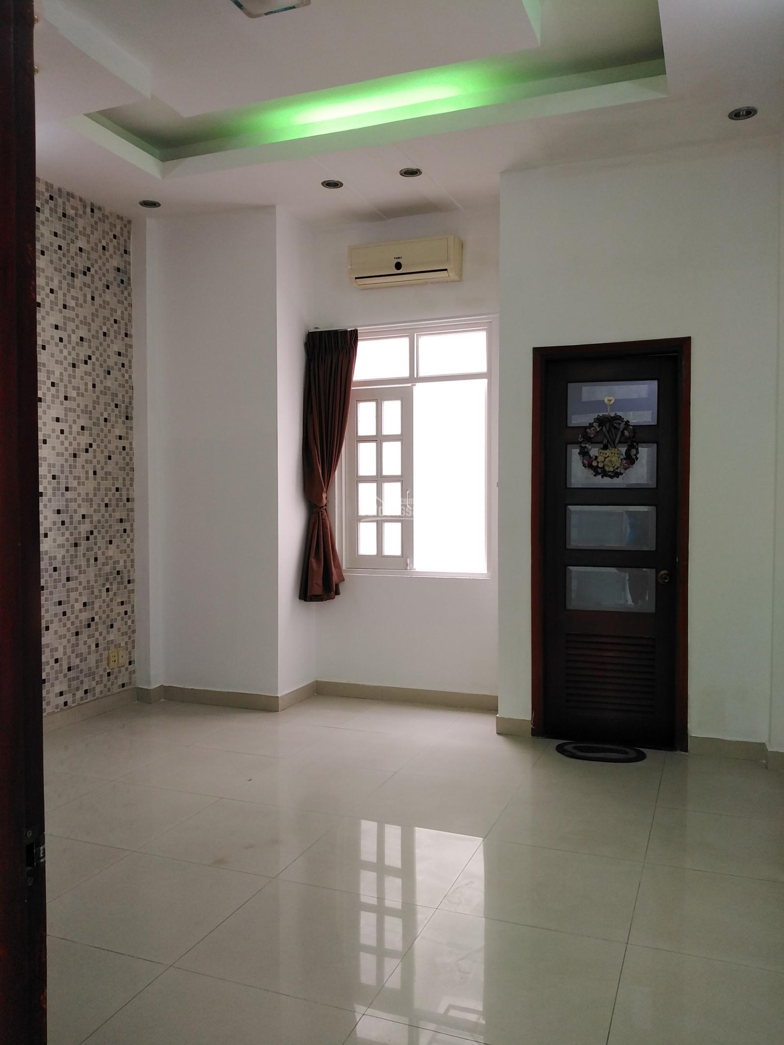 Cho thuê nhà HXH 285 Đường CMT8 P12 Q10 